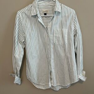 Universal Thread White and Black Striped Button Down Shirt